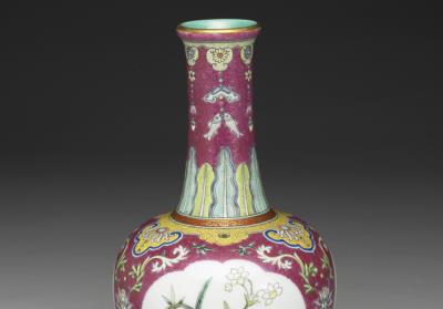 图片[3]-Mallet-shaped vase with “Three Plenty” motif on a polychrome red ground in yangcai painted enamels, Qianlong reign (1736-1795), Qing dynasty-China Archive